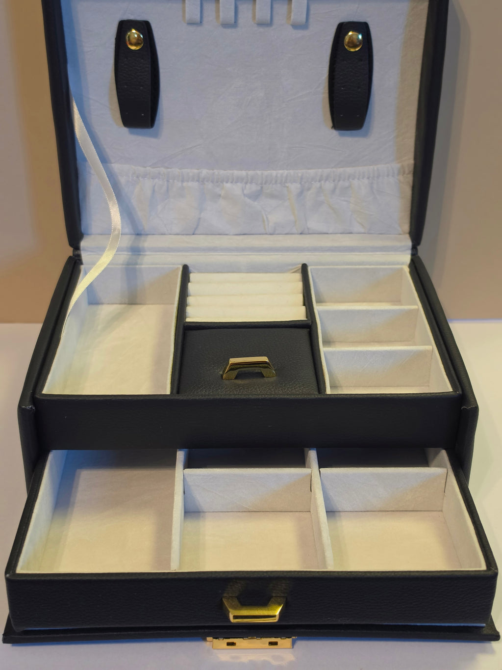 Origami Owl Noir Bow Jewellery Box