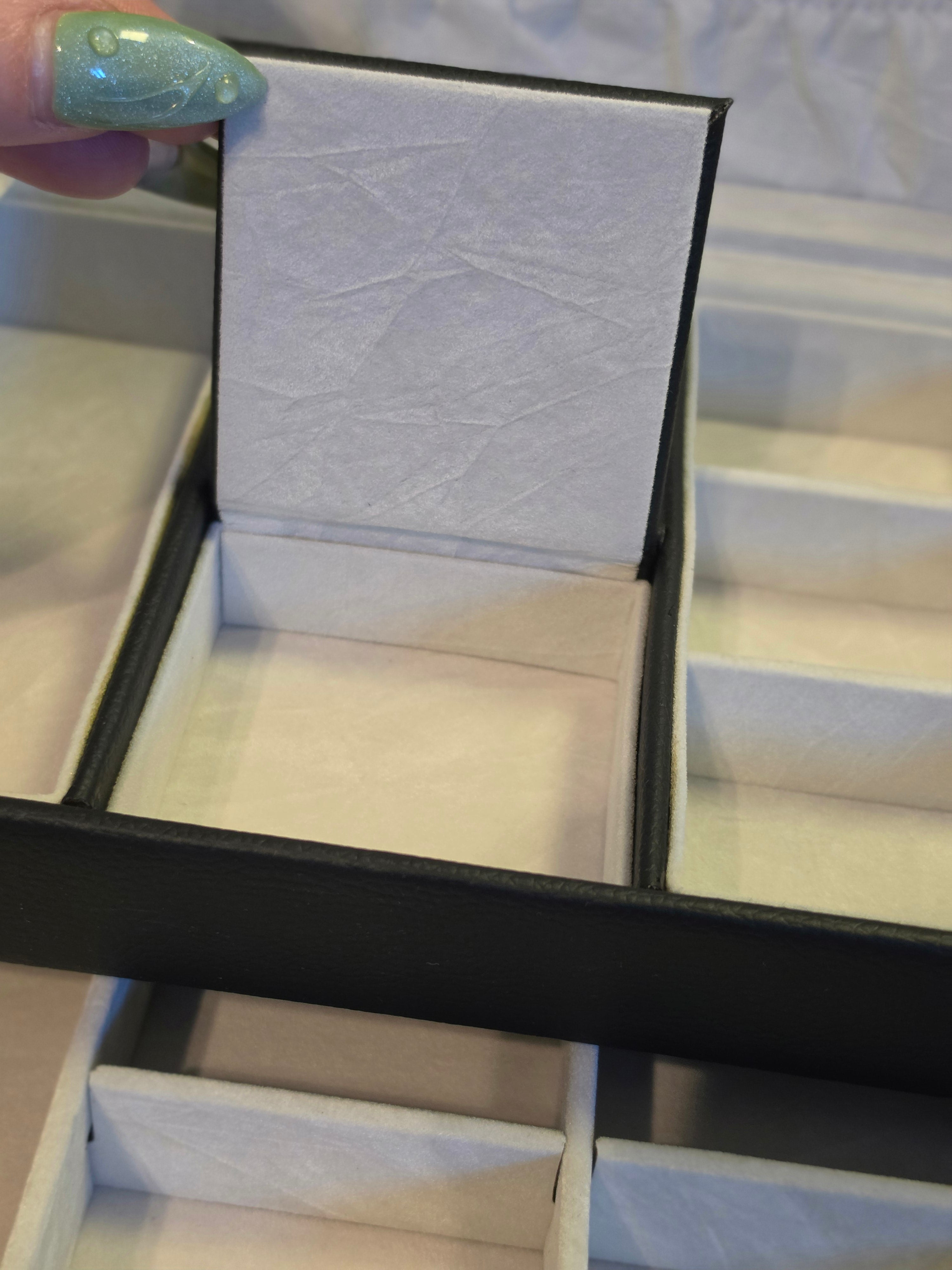 Origami Owl Noir Bow Jewellery Box