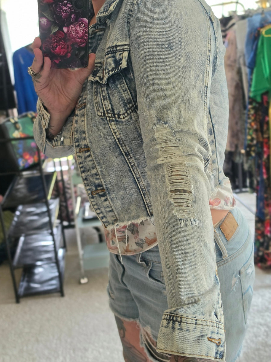 Ci Sono Icy Acid Wash Heavily Distressed Cropped Denim Jacket