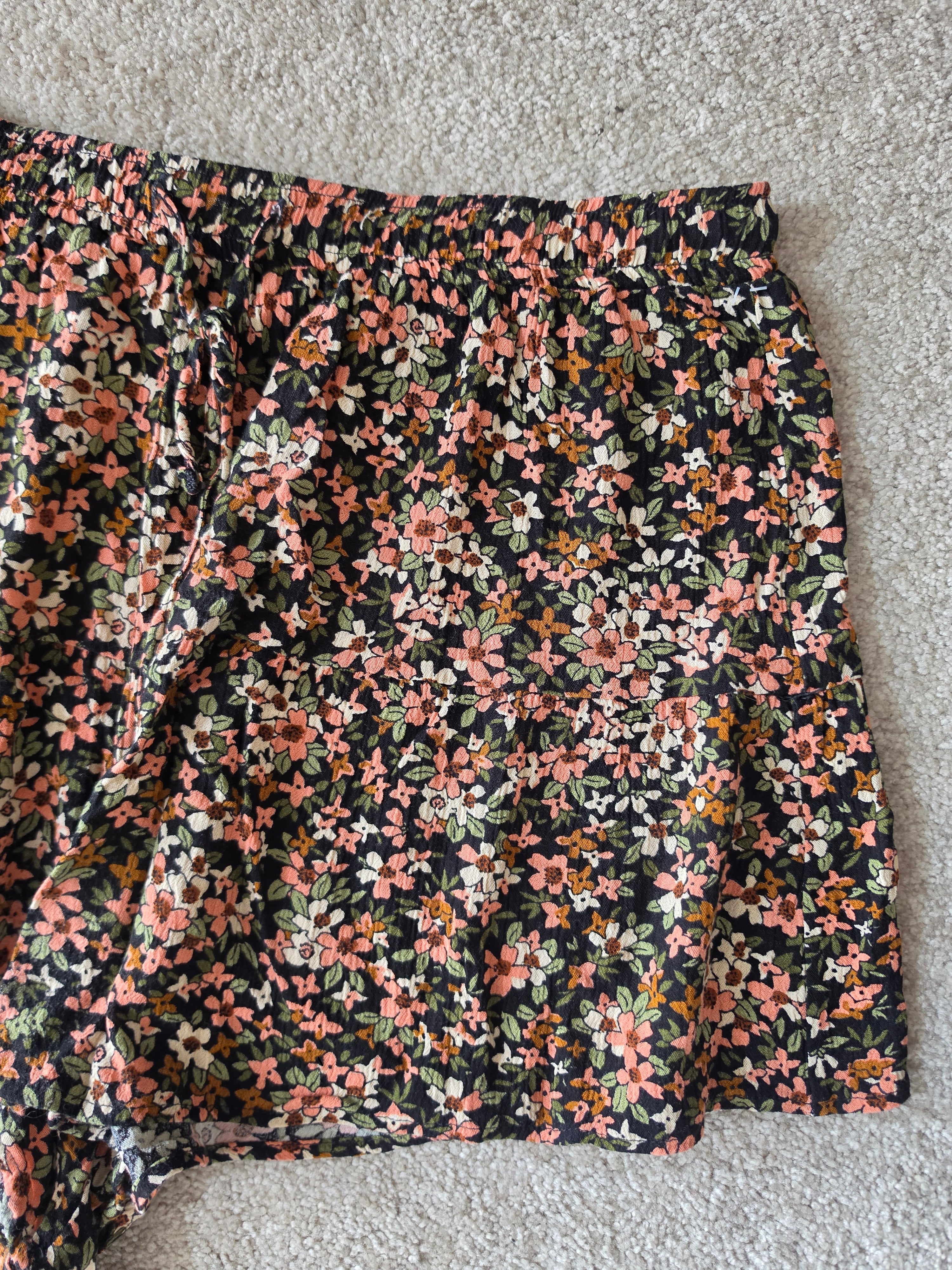 YMI Midnight Garden Floral Pull-On Shorts - detail