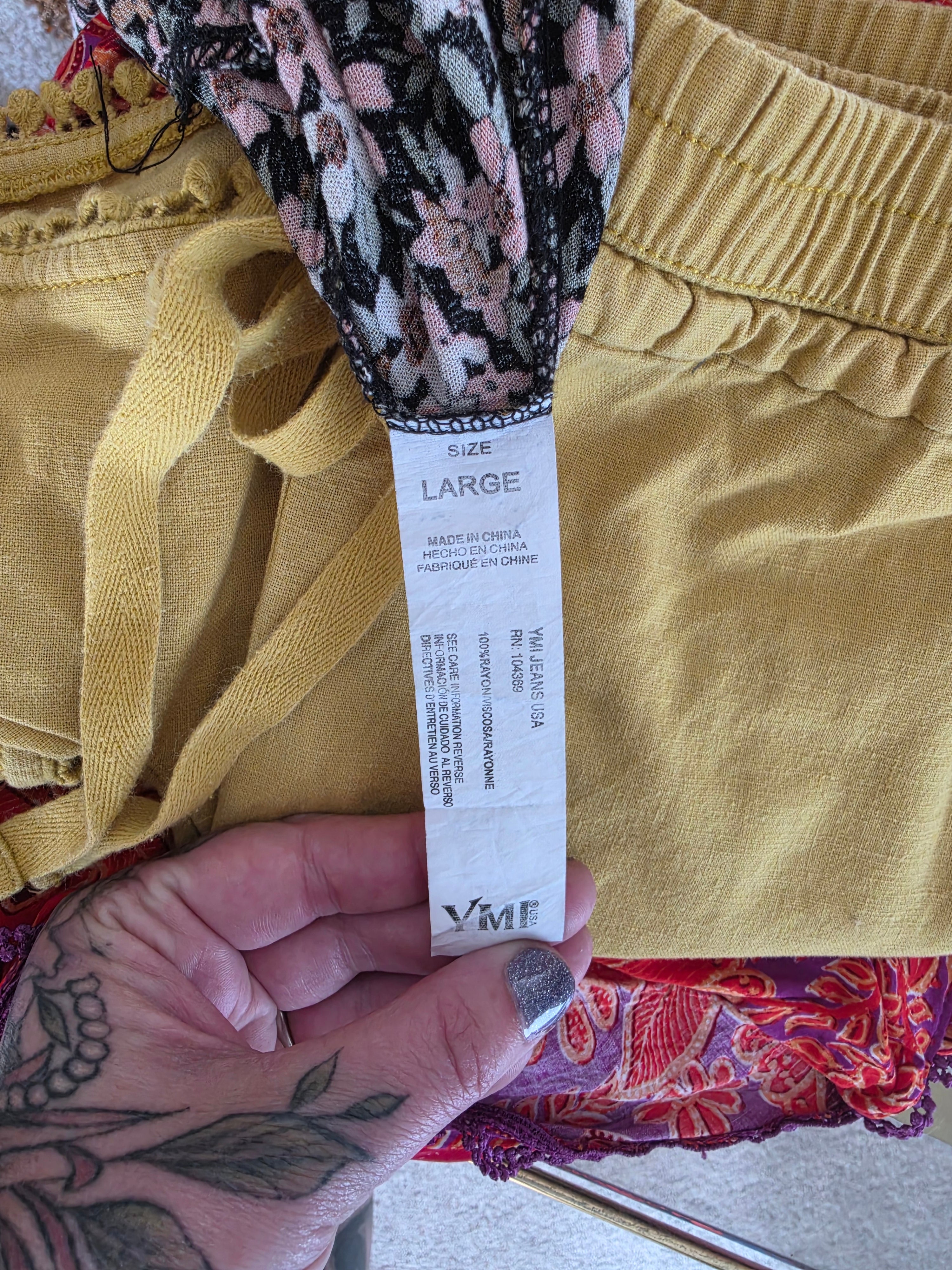 YMI Midnight Garden Floral Pull-On Shorts - waistband detail
