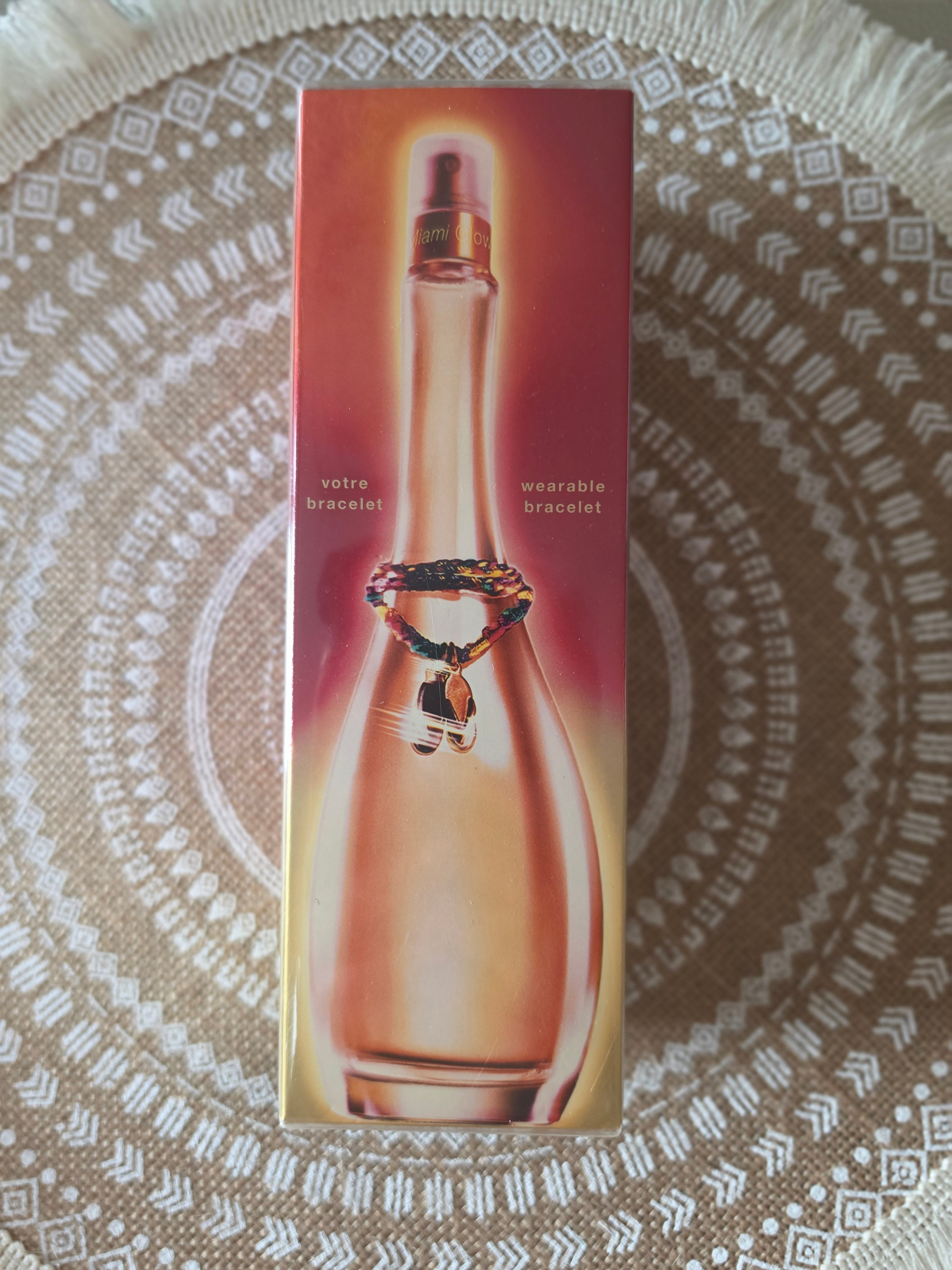 JLo Miami Glow EDT — box front with bracelet detail
