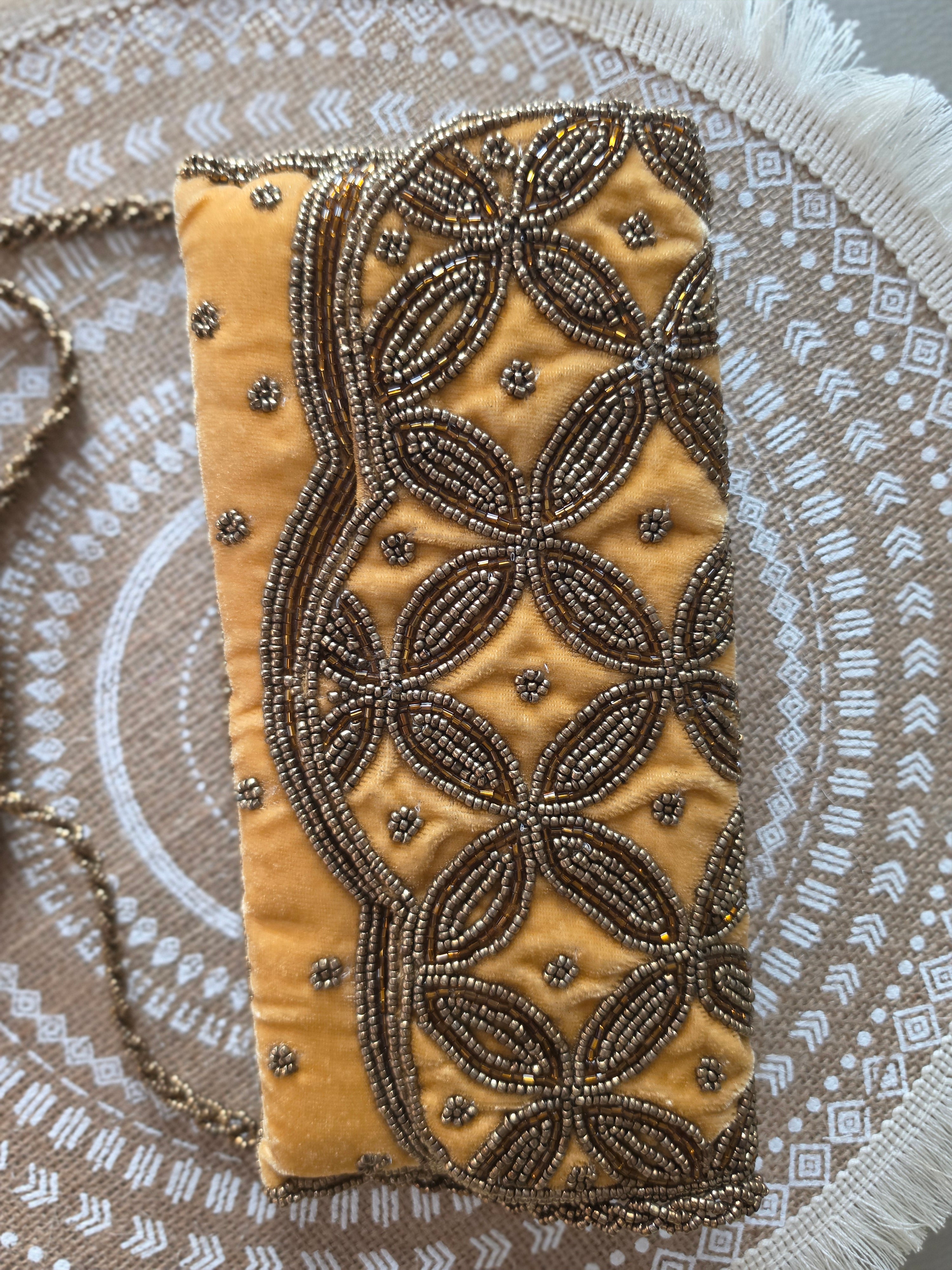 The Amber Oracle Clutch