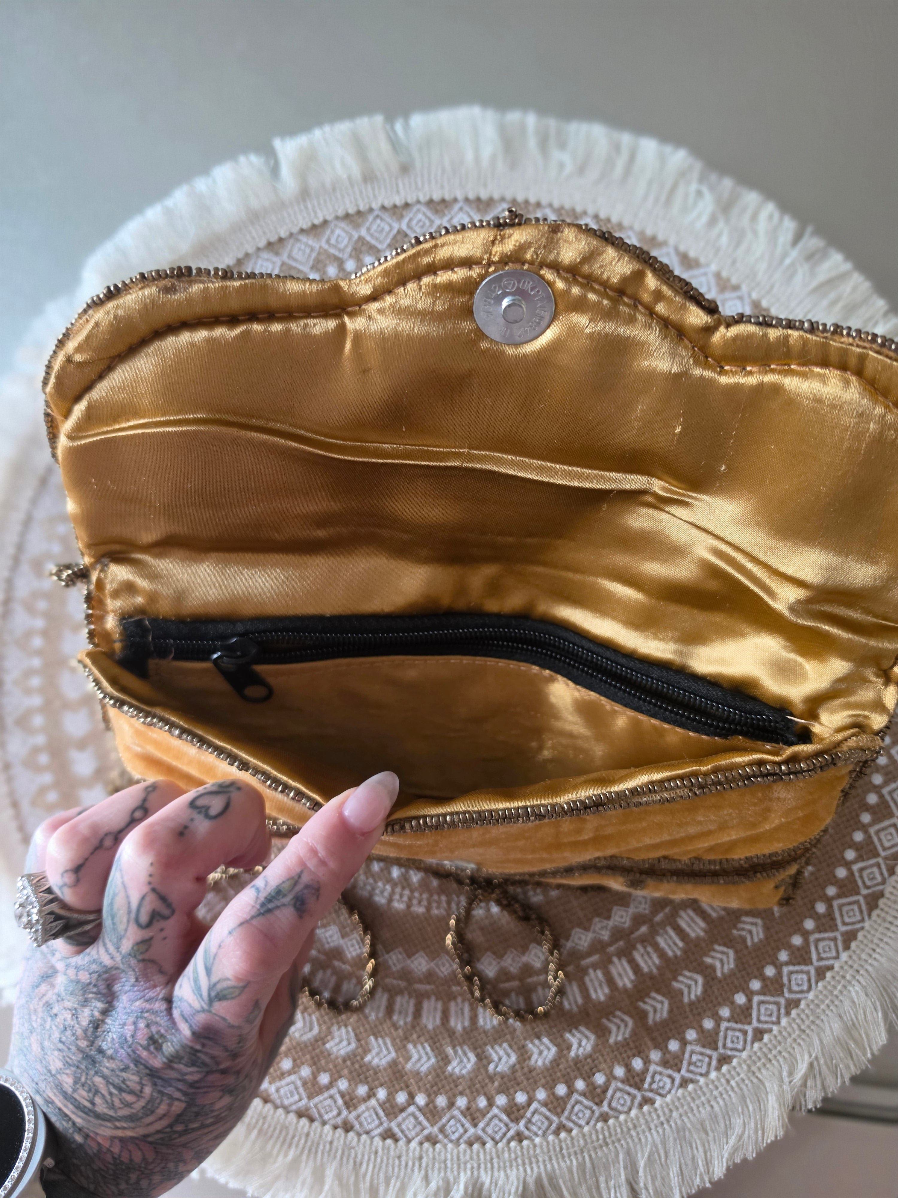 The Amber Oracle Clutch