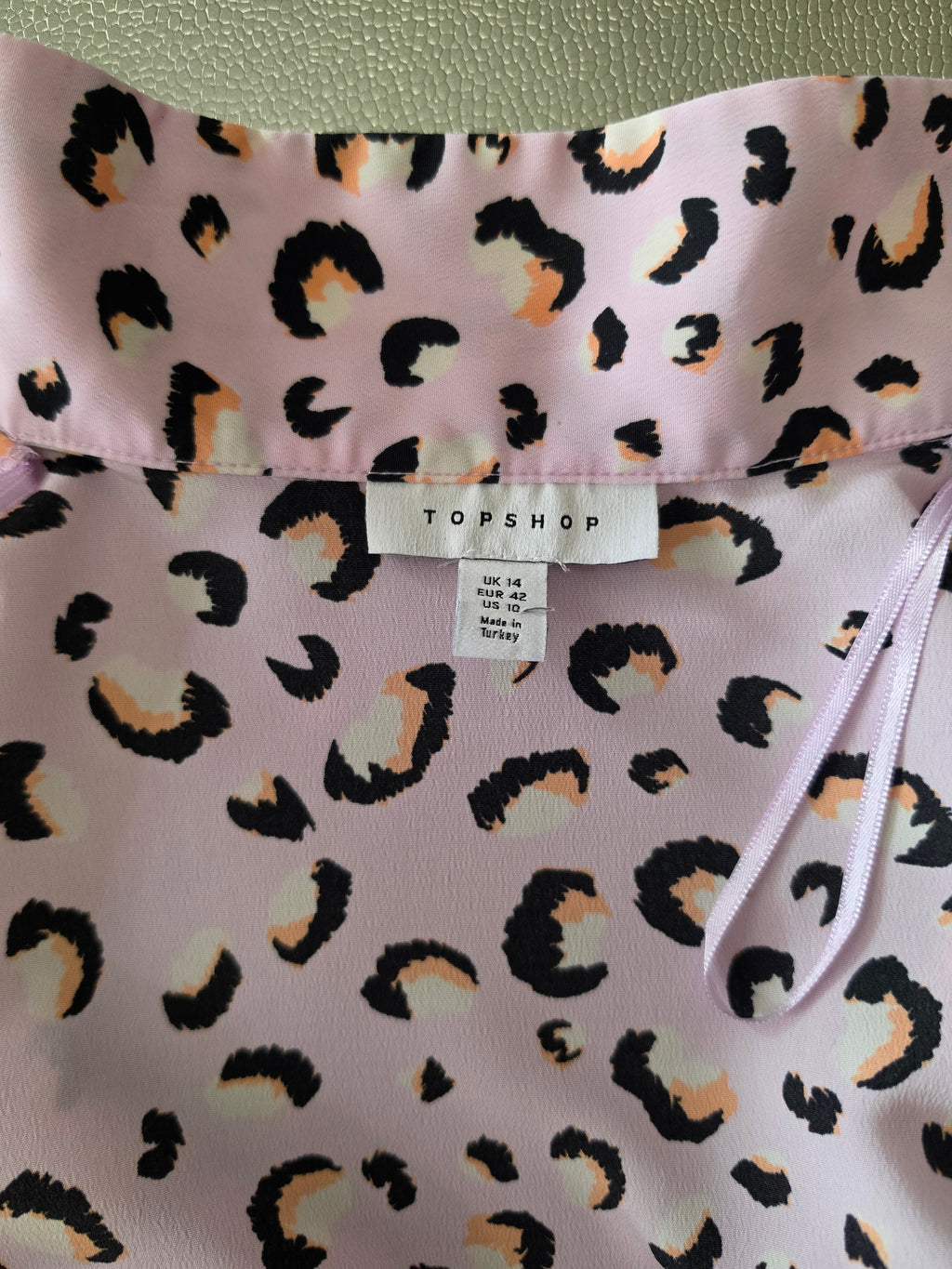 Pink leopard print blouse - side detail