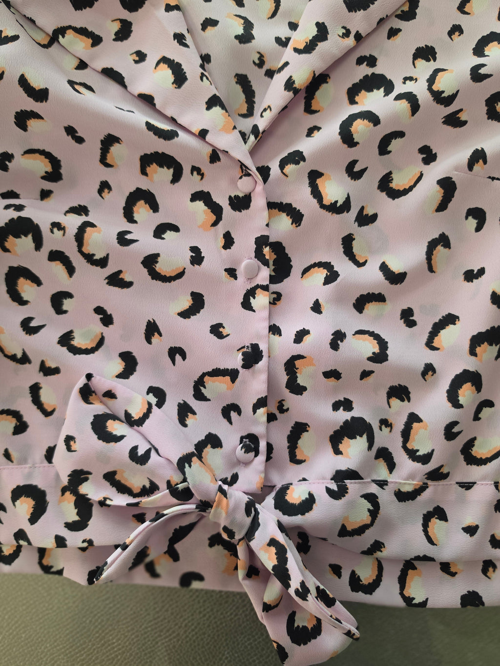 Pink leopard print blouse - sleeve detail