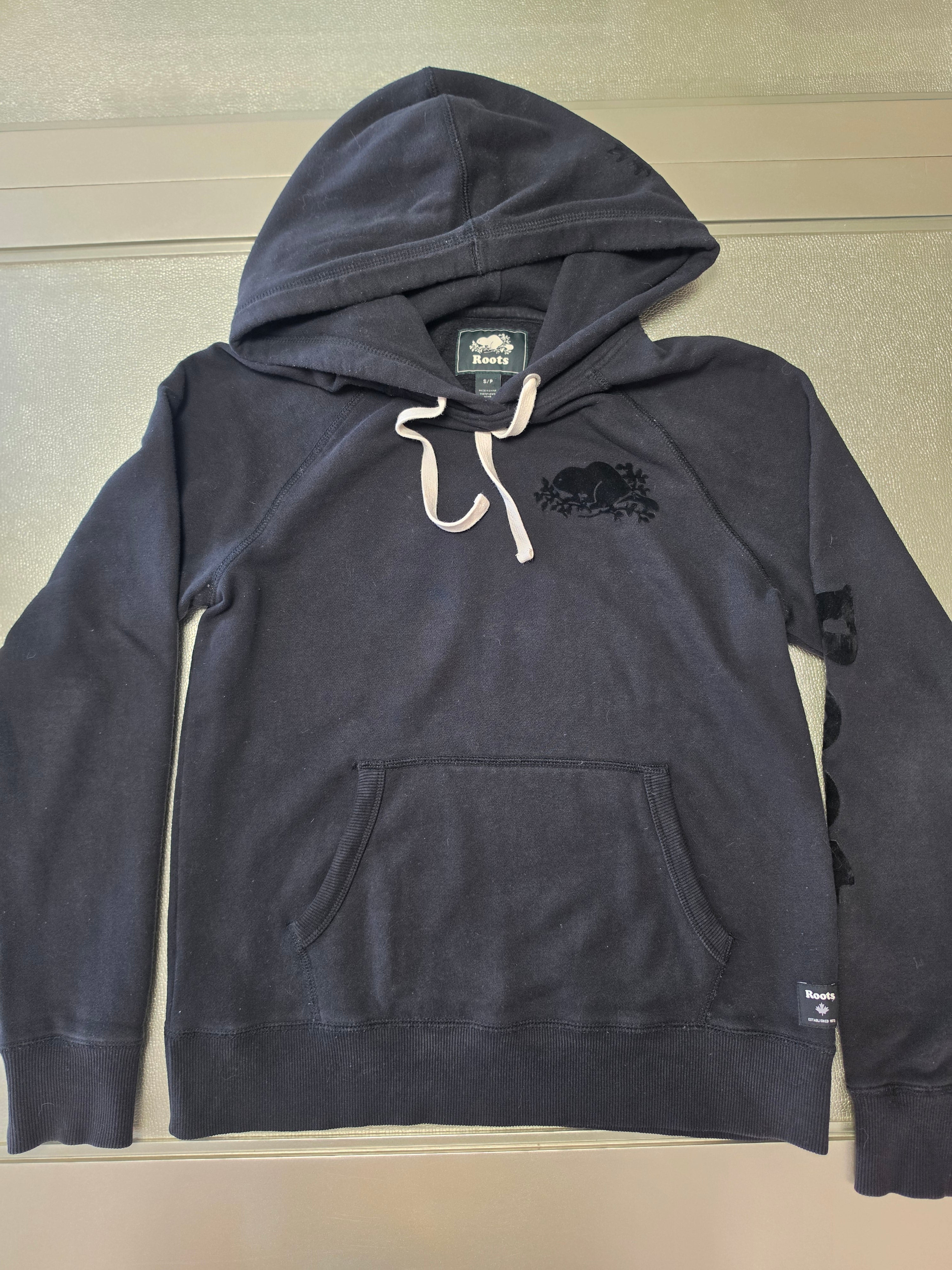 Roots Canada Sleeve Logo Pullover Hoodie — Black