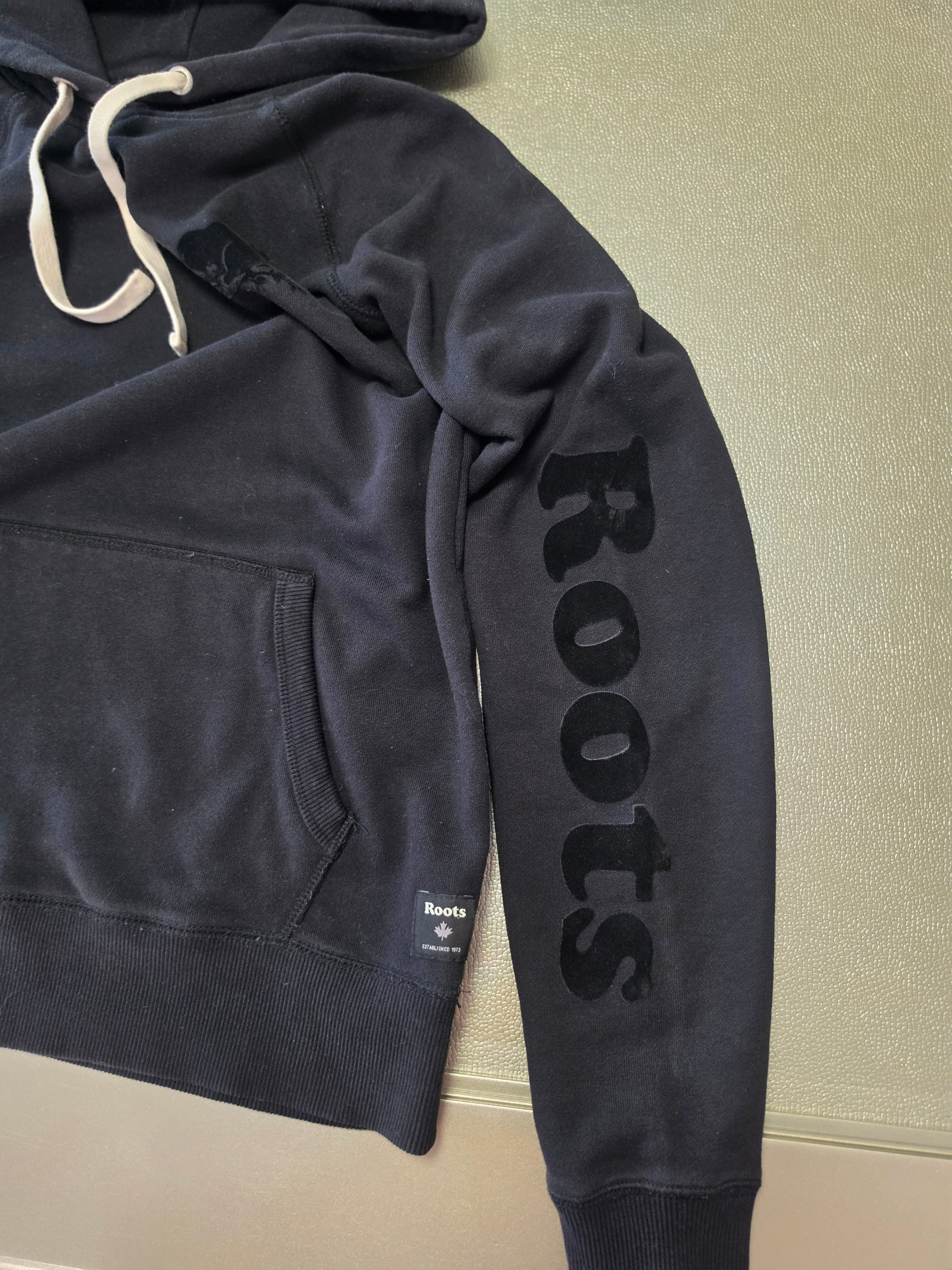 Roots Canada Sleeve Logo Pullover Hoodie — Black