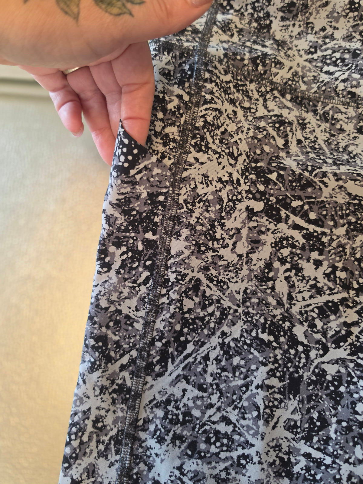 Splatter Season Pace Rival Crop — Lululemon