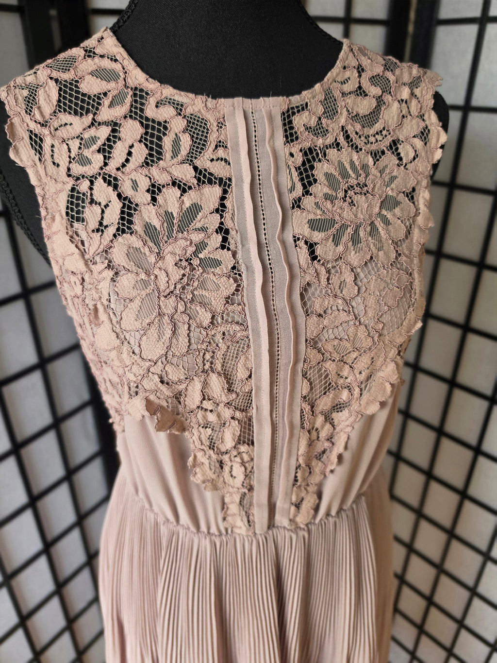 Porcelain Garden Dress – H&M