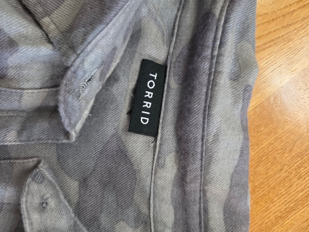 The Ghost Camo Shirt — Torrid
