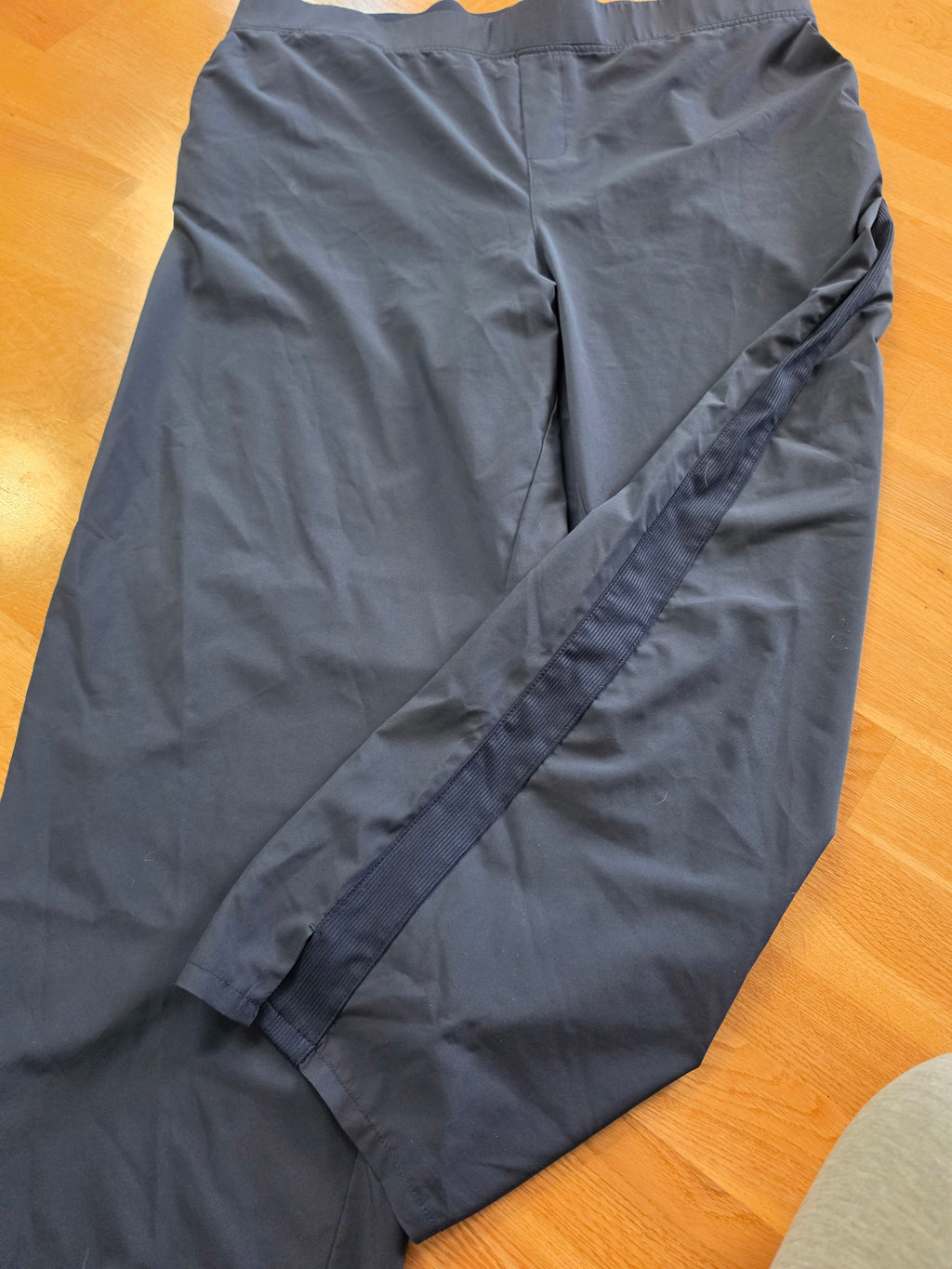 Midnight Drift Cropped Wide-Leg Pants