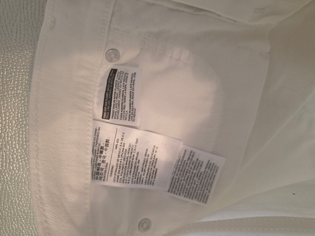 The Bright White Straight