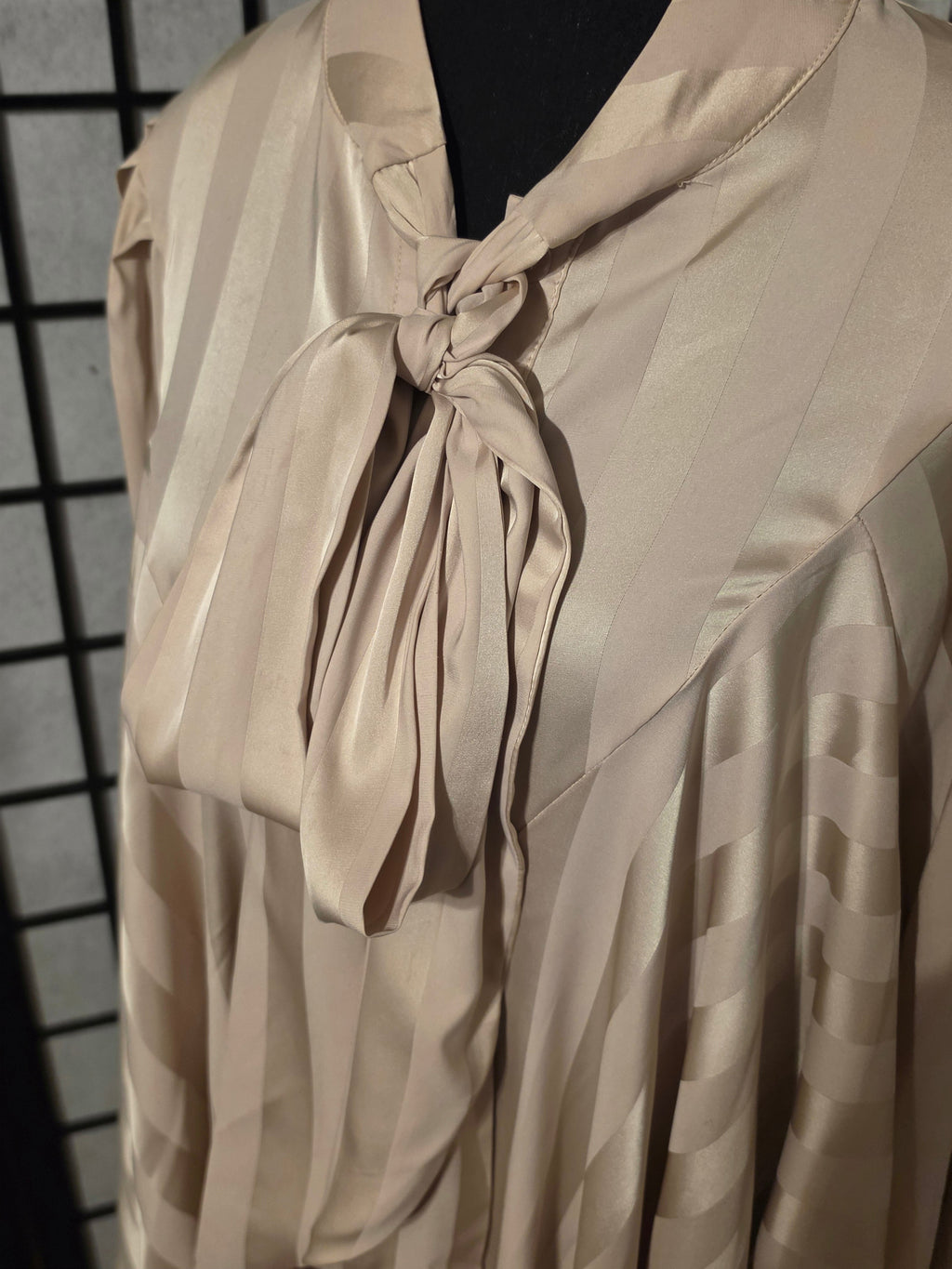 The Whispered Bow Blouse – Apricot