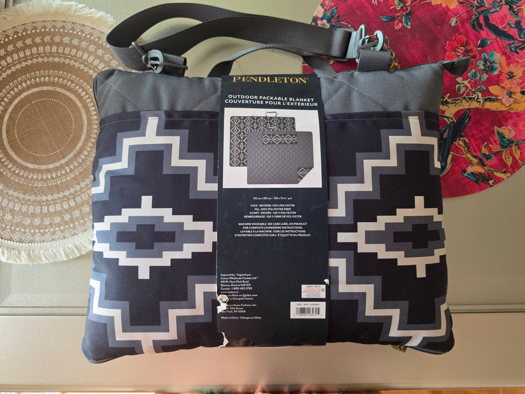 The Wanderer Packable Blanket — Pendleton Navy