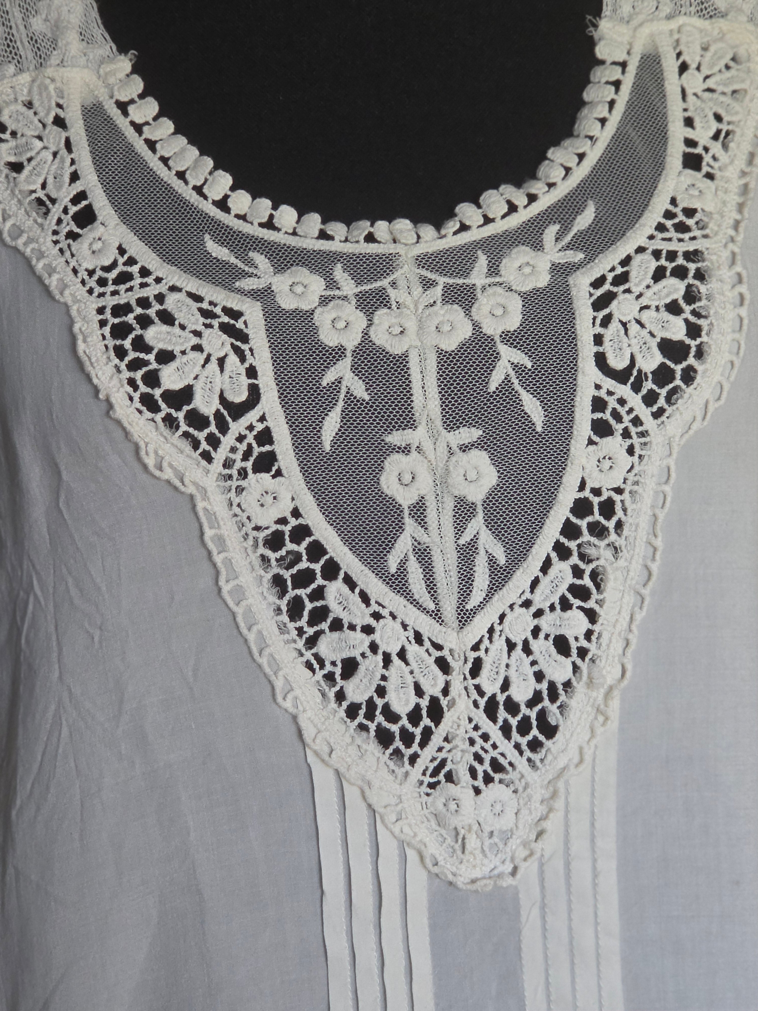 Kismet Ivory Heirloom Lace Tank — XS